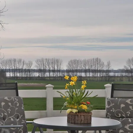 Herrenhaus App.03 アパート Blengow